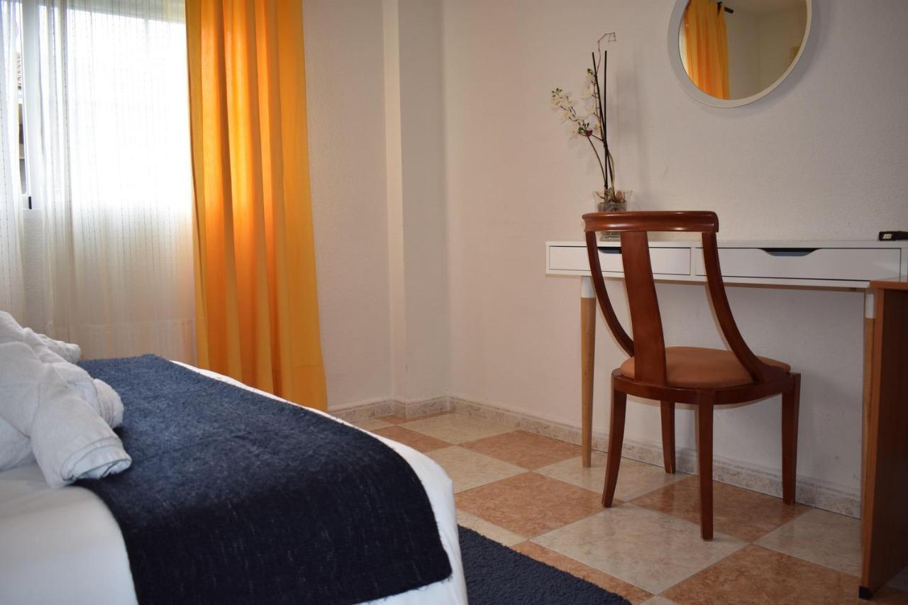 Hotel El Ancla Villanueva de la Canada Bagian luar foto