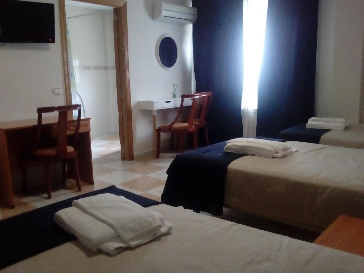 Hotel El Ancla Villanueva de la Canada Bagian luar foto