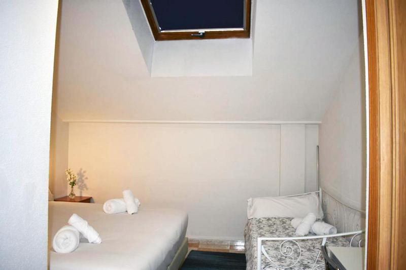 Hotel El Ancla Villanueva de la Canada Bagian luar foto